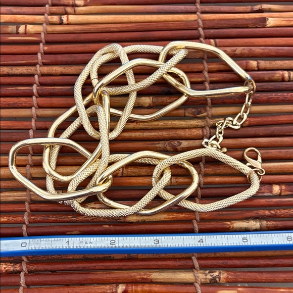 Chunky Gold Large Link Choker Necklace 14”-16.5” - Picture 5 of 5